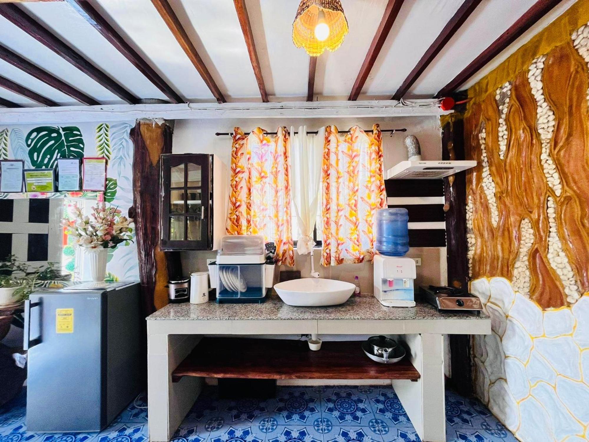 Precious Homestay-Family Room Burgos  ภายนอก รูปภาพ