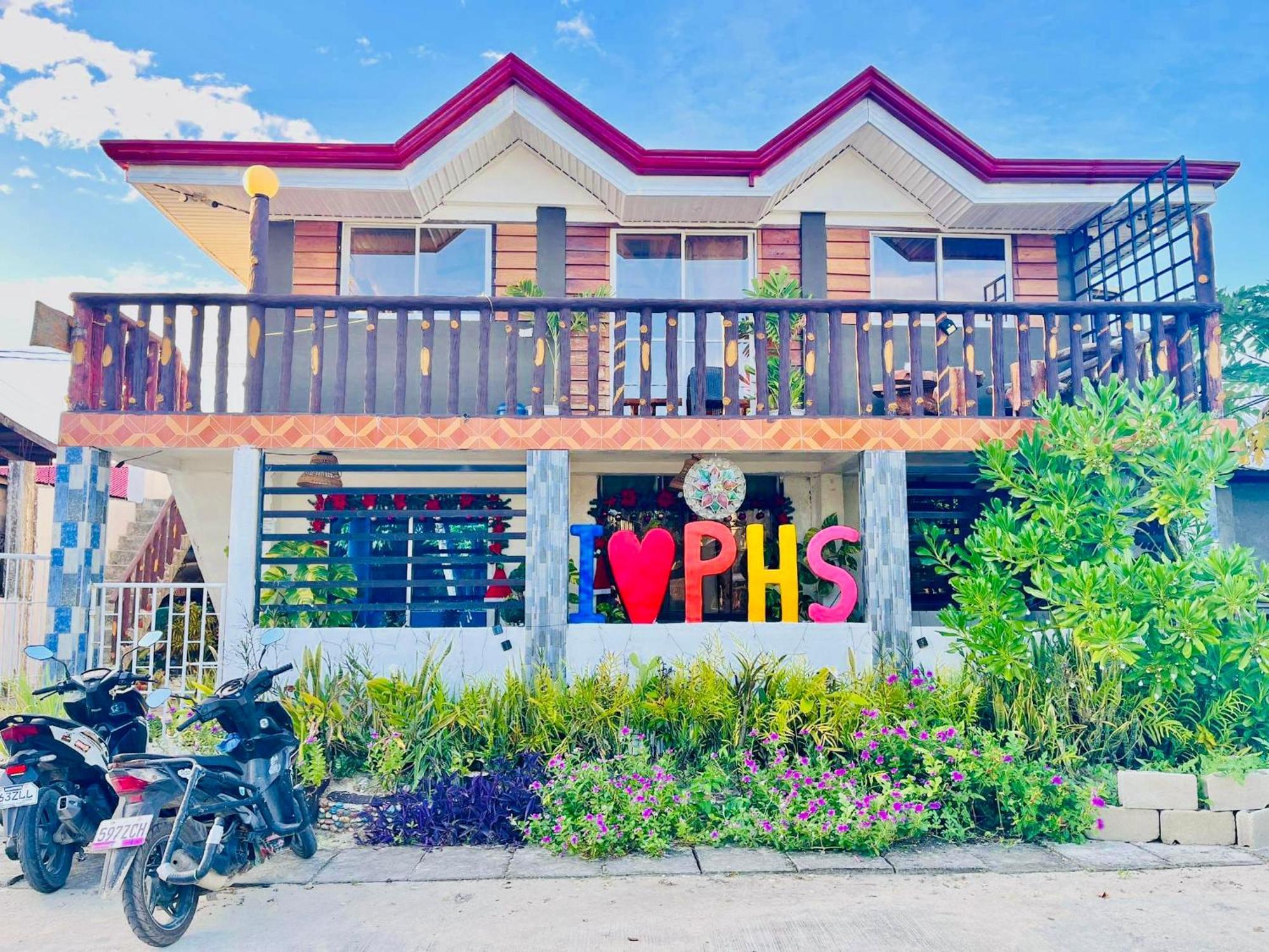 Precious Homestay-Family Room Burgos  ภายนอก รูปภาพ